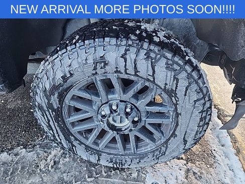 Used 2022 Ford F250 Lariat w/ Black Appearance Package image 18