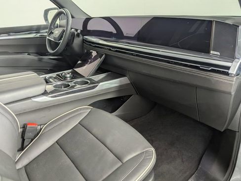 Used 2025 Cadillac Escalade Sport image 20
