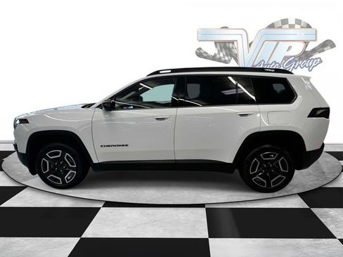 Used 2026 Jeep Cherokee Limited AWD/4WD image 4