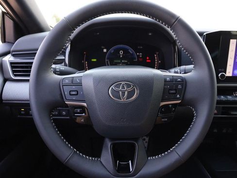 Used 2026 Toyota Camry SE AWD/4WD image 10