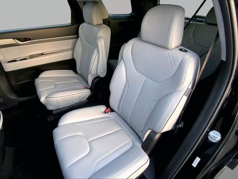 Used 2025 Hyundai Palisade SEL FWD image 19