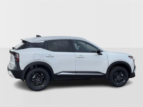 New 2026 Nissan Kicks SV image 7