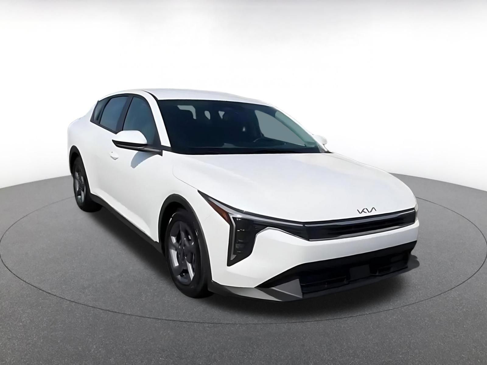 Used 2025 Kia K4 FWD image 3