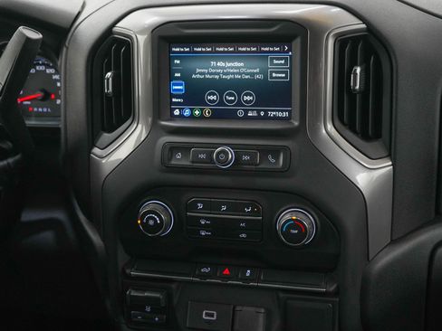 Used 2020 Chevrolet Silverado 1500 Custom w/ Custom Value Package image 15