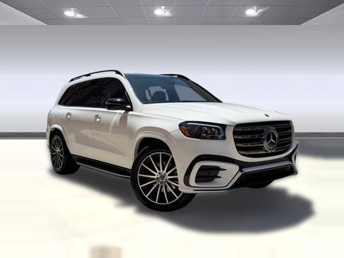 Used 2024 Mercedes-Benz GLS 450 4MATIC image 6