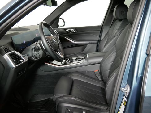 Used 2024 BMW X5 xDrive50e w/ Parking Assistance Package image 9