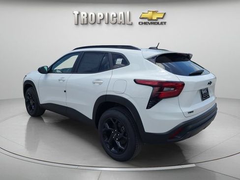 New 2026 Chevrolet Trax LT w/ Midnight Edition FWD image 3