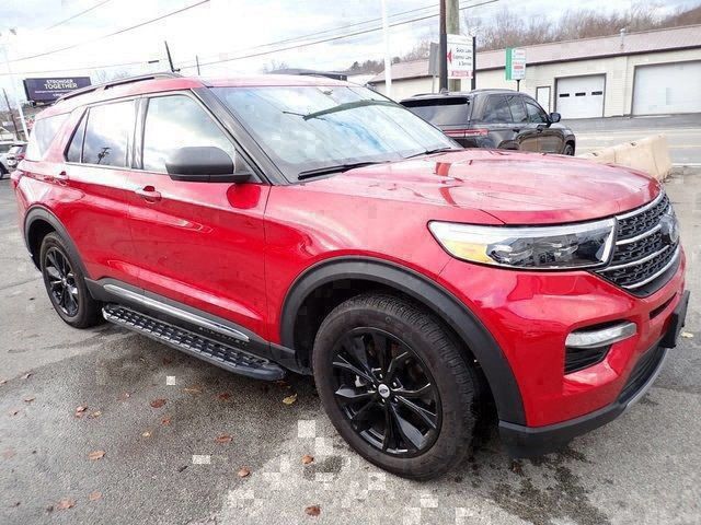 Used 2023 Ford Explorer XLT w/ Equipment Group 202A AWD/4WD image 4