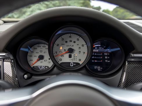 Certified 2021 Porsche Macan GTS AWD/4WD image 33
