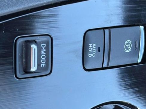 Certified 2023 Nissan Rogue SV image 18