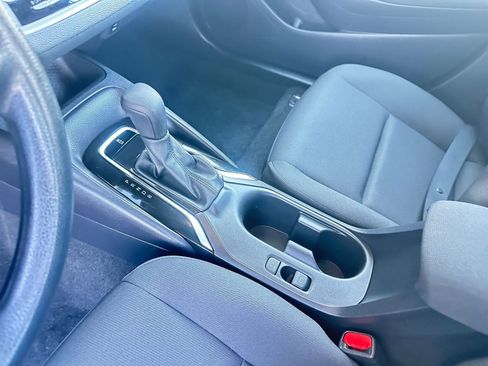 Used 2025 Toyota Corolla LE image 41