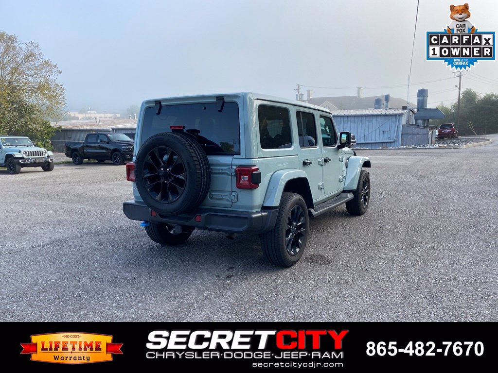 Used 2024 Jeep Wrangler Unlimited Sahara w/ Technology Group AWD/4WD image 5