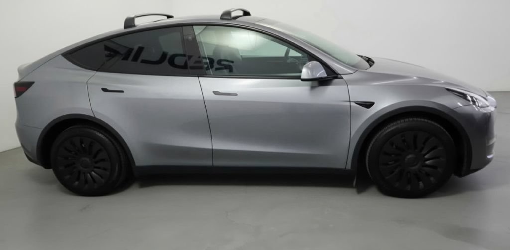 Used 2025 Tesla Model Y Long Range AWD/4WD image 4