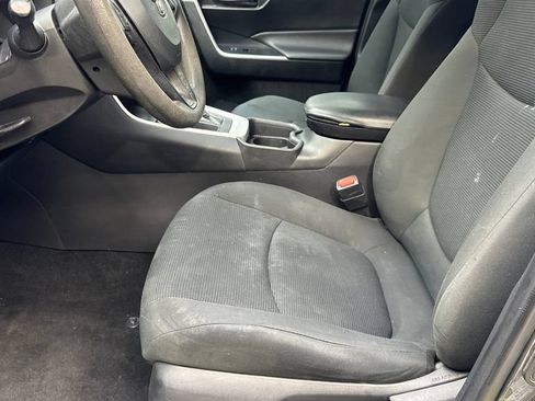 Used 2021 Toyota RAV4 LE FWD image 26