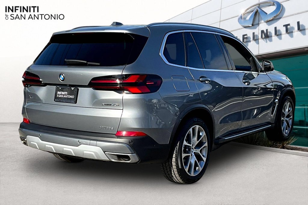 Used 2025 BMW X5 xDrive40i AWD/4WD image 2