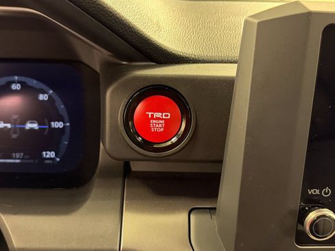 Used 2025 Toyota Tacoma TRD Sport RWD image 15