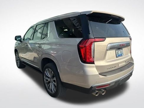 Used 2021 GMC Yukon Denali w/ Denali Premium Package image 4