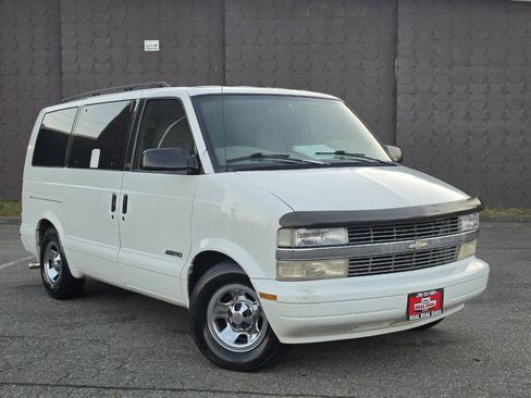 Used 2001 Chevrolet Astro Passenger RWD image 3