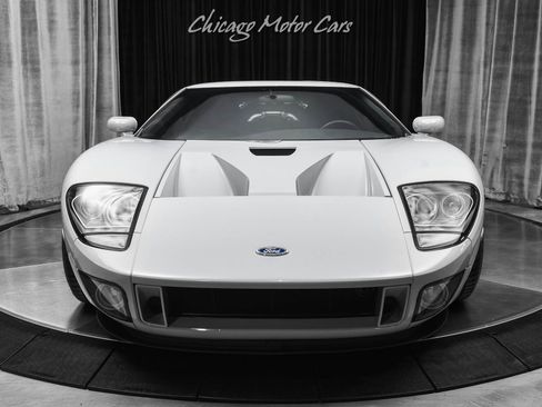 Used 2005 Ford GT RWD image 7
