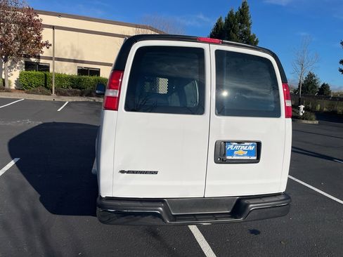 Used 2024 Chevrolet Express 2500 w/ Driver Convenience Package image 5