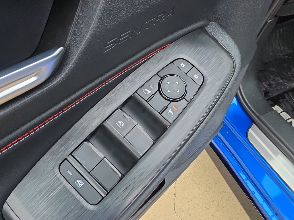 New 2027 Nissan Sentra SR w/ Floor Mat Package FWD image 23