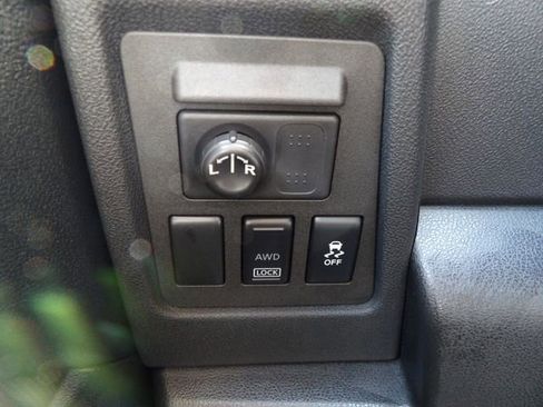 Used 2015 Nissan Rogue S w/ Convenience Package AWD/4WD image 18