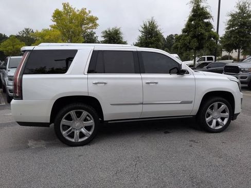 Used 2019 Cadillac Escalade Premium Luxury AWD/4WD image 3