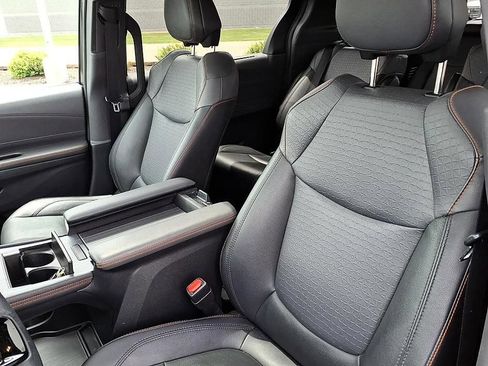 Used 2021 Toyota Sienna XSE w/ XSE Plus Package FWD image 16