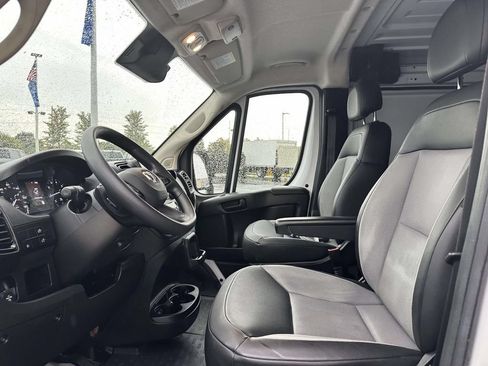 Used 2025 RAM ProMaster 2500 w/ Convenience Group FWD image 14