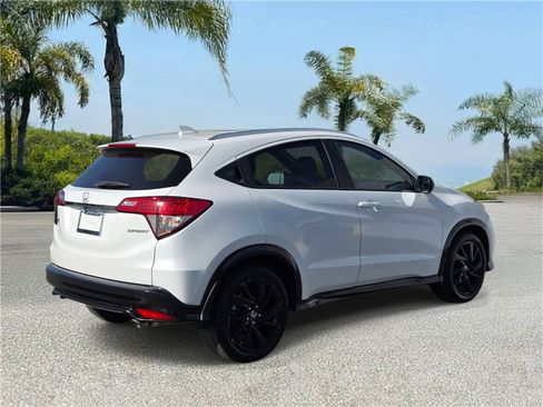 Used 2022 Honda HR-V Sport image 4
