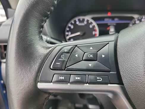Used 2022 Nissan Sentra SV image 5