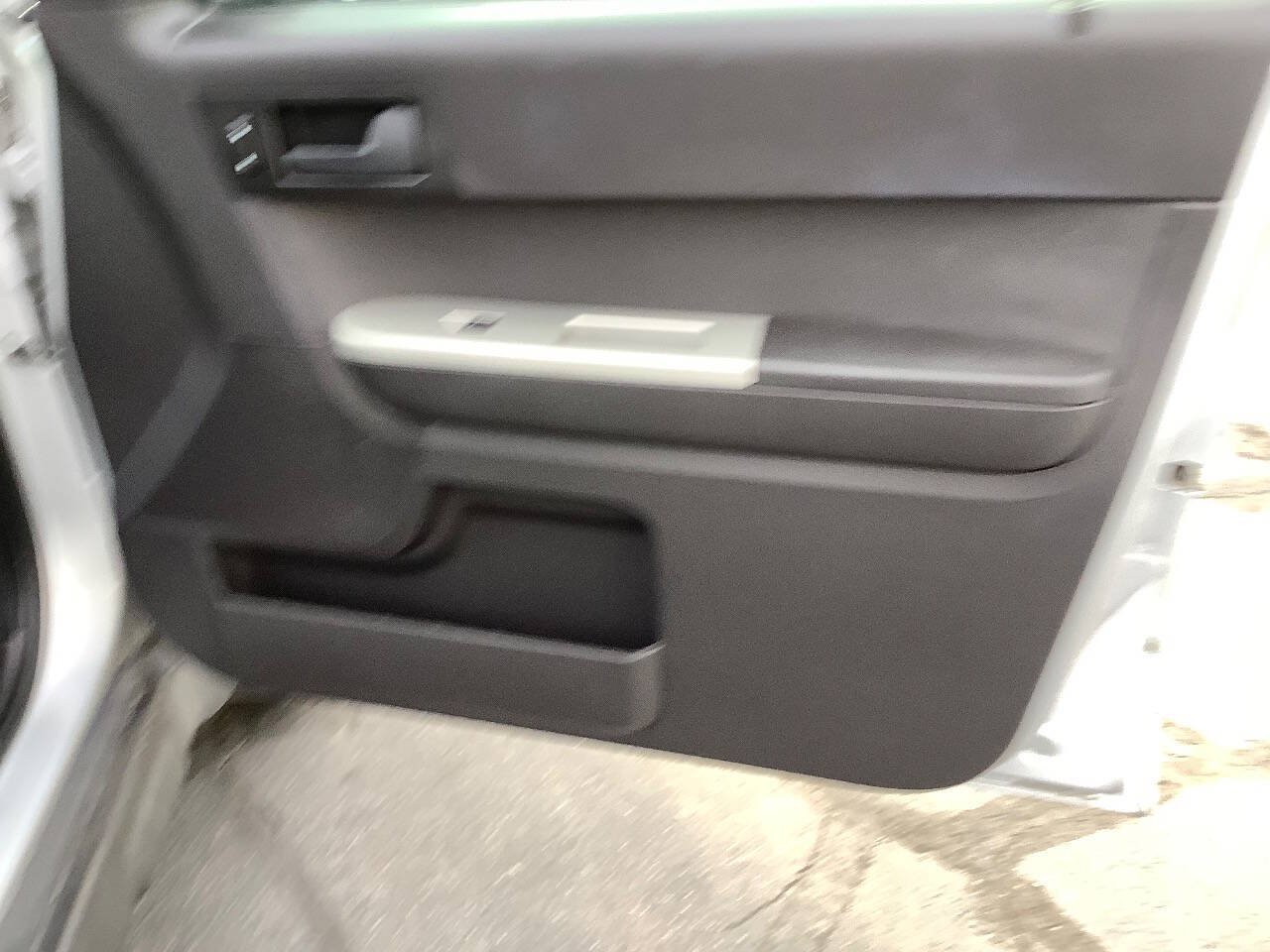 Used 2012 Ford Escape XLT FWD image 31