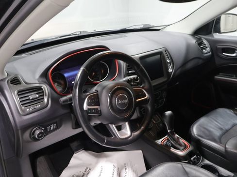 Used 2017 Jeep Compass Trailhawk w/ Cold Weather Group AWD/4WD image 16