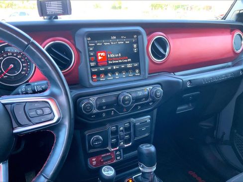 Used 2021 Jeep Wrangler Unlimited Rubicon AWD/4WD image 7