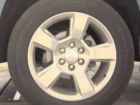 Used 2019 Chevrolet Tahoe Premier RWD image 3
