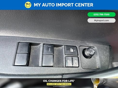 Used 2025 Toyota Corolla Cross AWD Hybrid w/ Convenience Package image 10