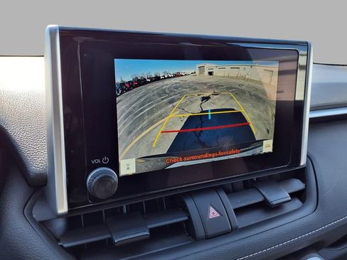 Used 2025 Toyota RAV4 XLE image 6