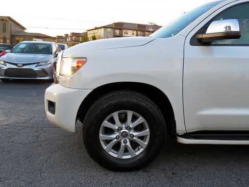 Used 2014 Toyota Sequoia Platinum image 41
