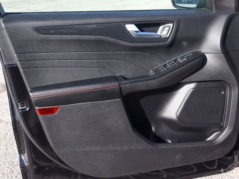 Used 2025 Ford Escape ST-Line image 13