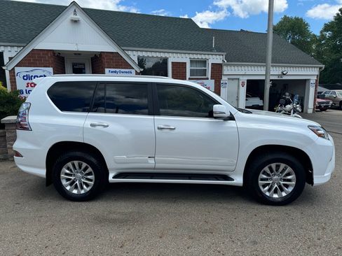 Used 2014 Lexus GX 460 w/ Premium Package AWD/4WD image 7