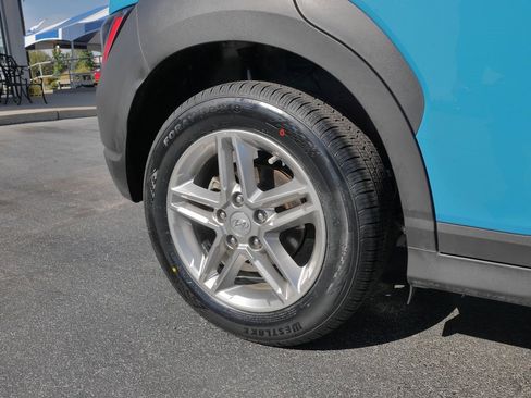 Used 2022 Hyundai Kona SE w/ Cargo Package image 9