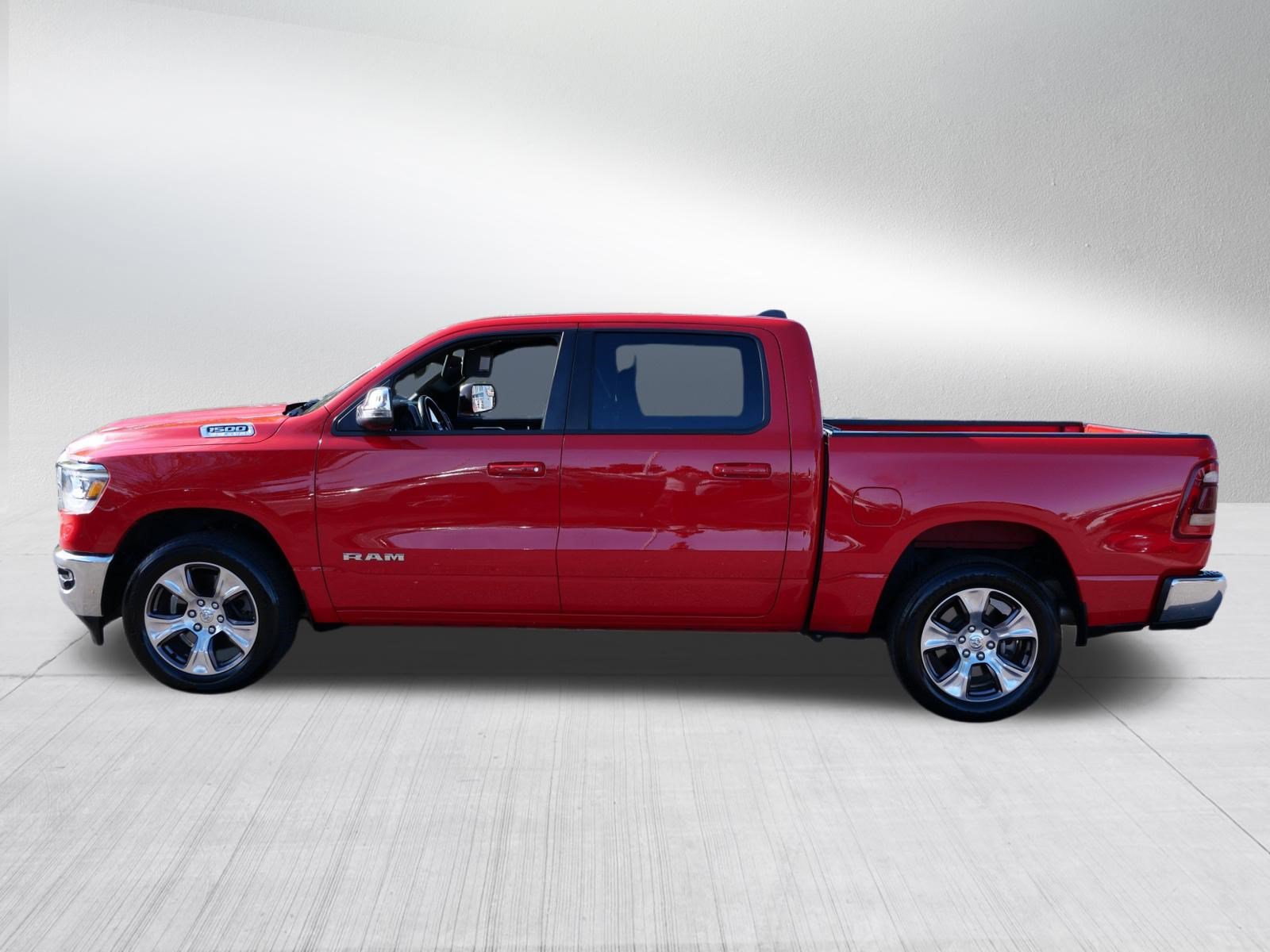 Used 2023 RAM 1500 Laramie AWD/4WD image 4