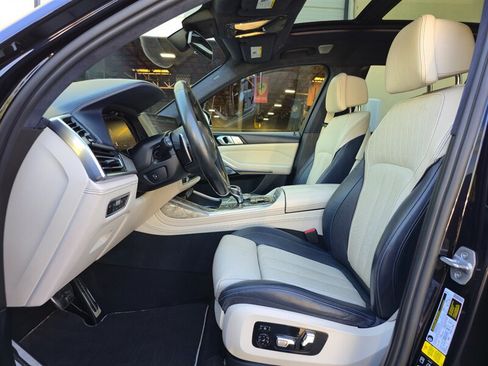 Used 2019 BMW X7 xDrive50i w/ M Sport Package AWD/4WD image 14