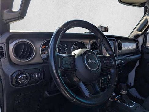 Used 2021 Jeep Gladiator Sport image 12