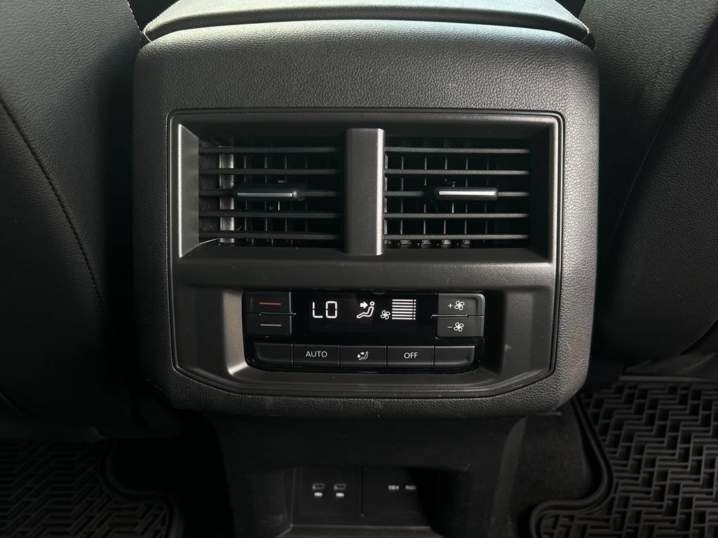 Certified 2023 Volkswagen Atlas SE FWD image 42