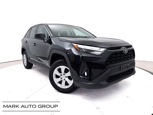 Used 2025 Toyota RAV4 LE AWD/4WD image 1