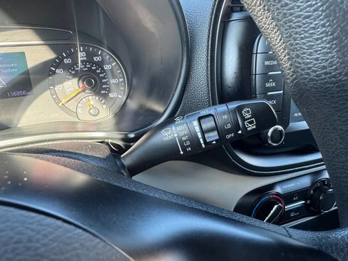 Used 2020 Kia Soul LX FWD image 12