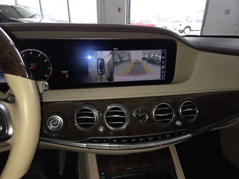 Used 2019 Mercedes-Benz S 560 Sedan image 34