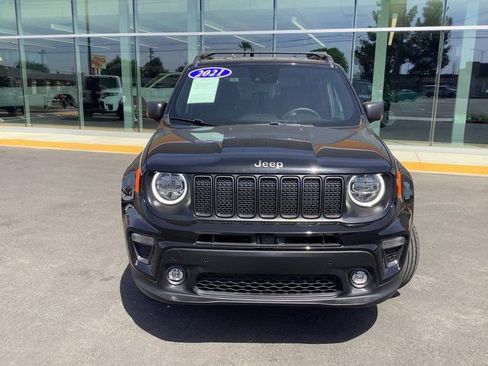 Used 2021 Jeep Renegade Latitude w/ Luxury Group II image 4