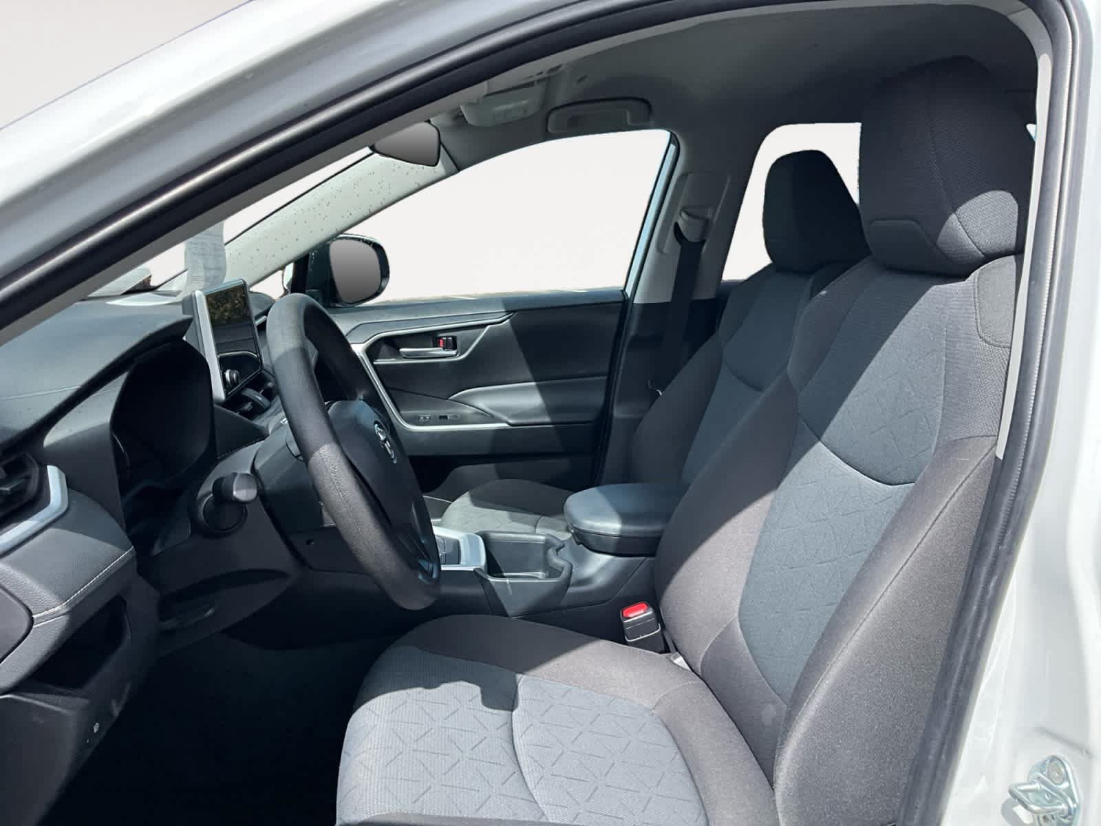 Used 2025 Toyota RAV4 XLE FWD image 11